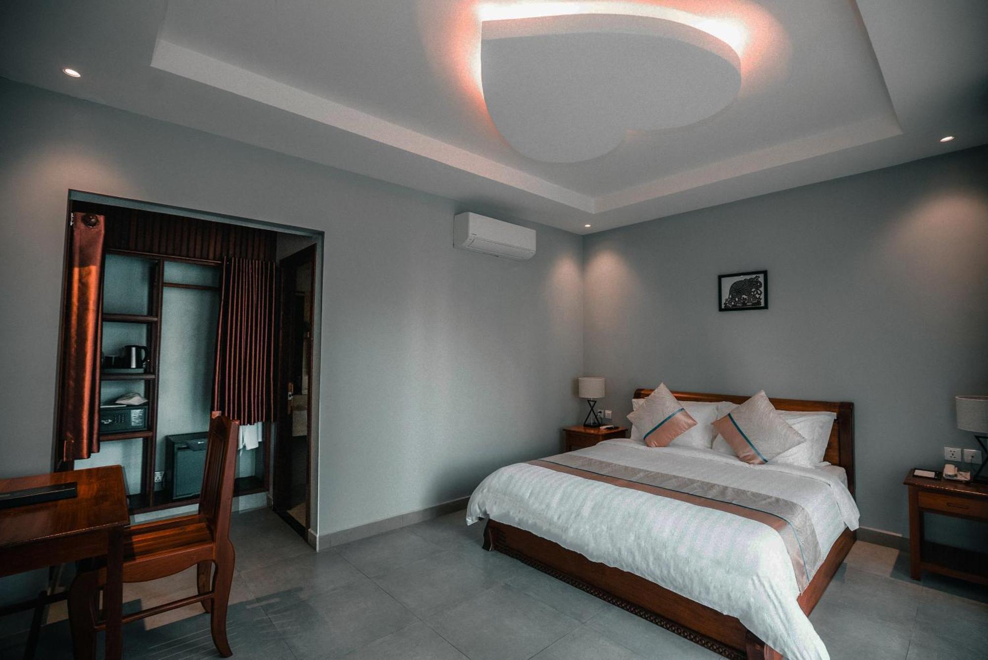 Sokchea Kampot Hotel Exterior photo